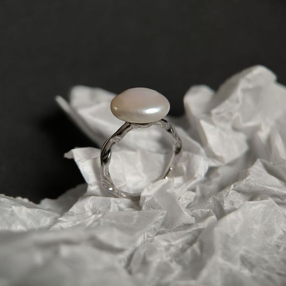 Серебряное кольцо с жемчугом барочным