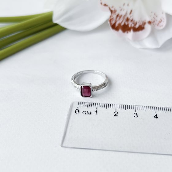 Серебряное кольцо с рубином 1.745ct