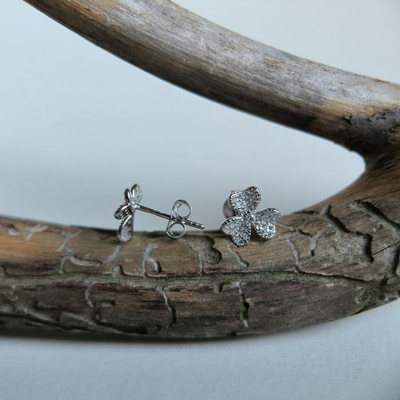 Серебряные серьги с фианитами