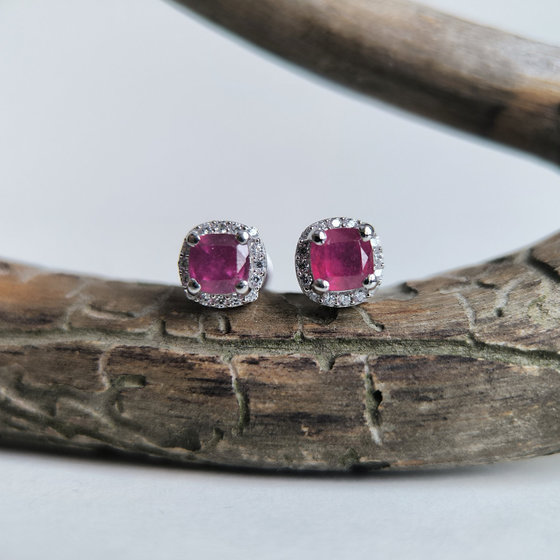 Серебряные серьги с рубином 2.146ct, фианитами