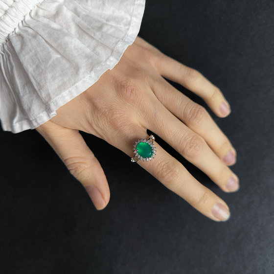 Серебряное кольцо с агатом, фианитами