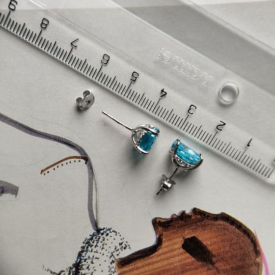 Серебряные серьги с топазом