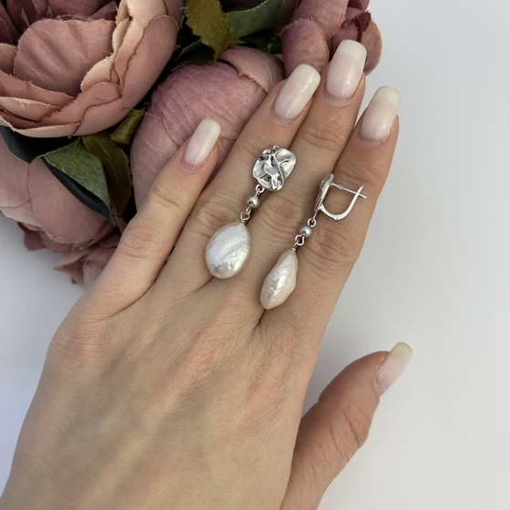 Серебряные серьги с жемчугом барочным Серебряные серьги с жемчугом барочным