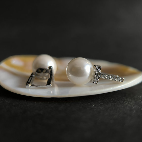 Серебряные серьги с жемчугом, фианитами