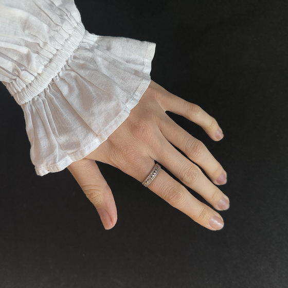 Серебряное кольцо с фианитами 0.3ct