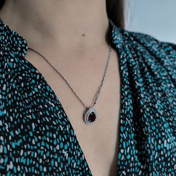 Серебряная подвеска с гранатом 2.181ct, фианитами