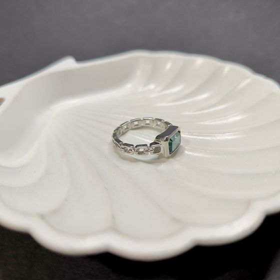 Серебряное кольцо с топазом Лондон Блю 1.475ct