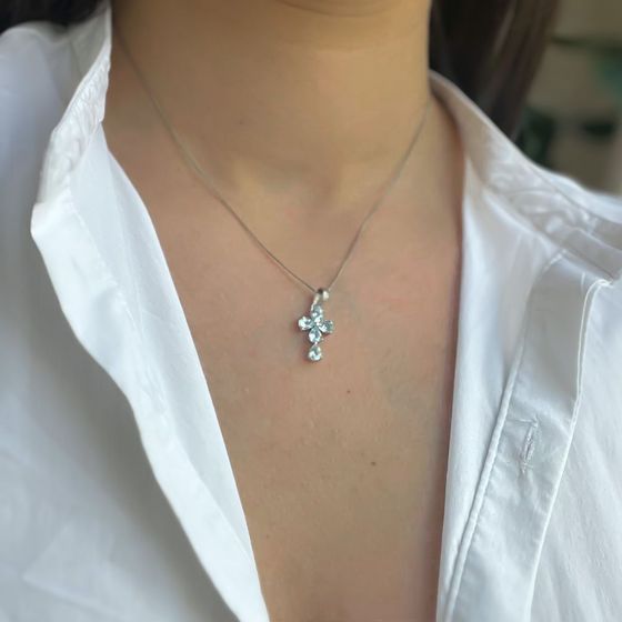 Серебряный крестик с топазом 1.885ct