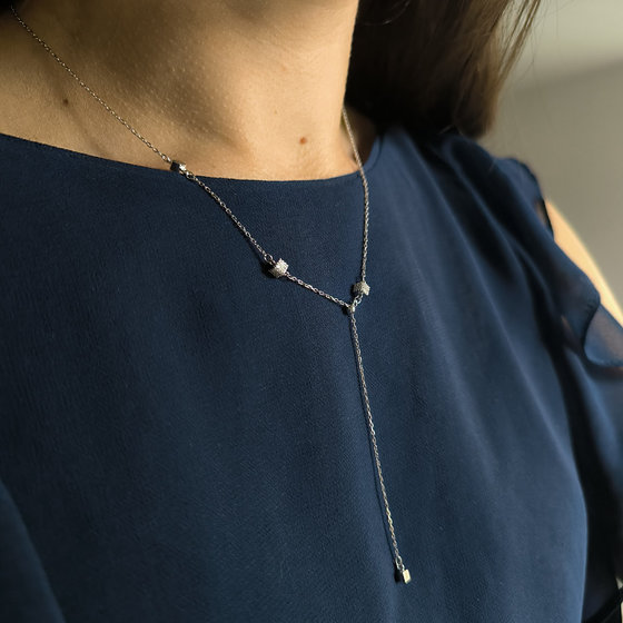 Серебряное колье с фианитами