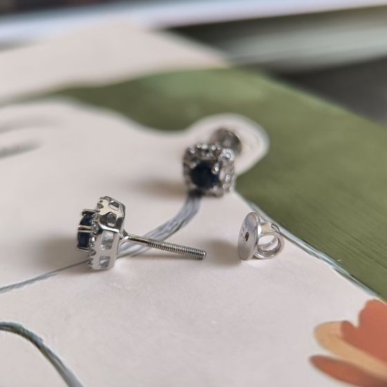 Серебряные серьги с сапфиром 1.028ct, фианитами