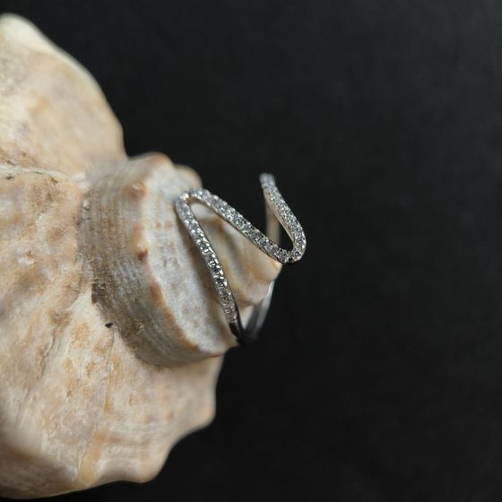 Серебряное кольцо с фианитами