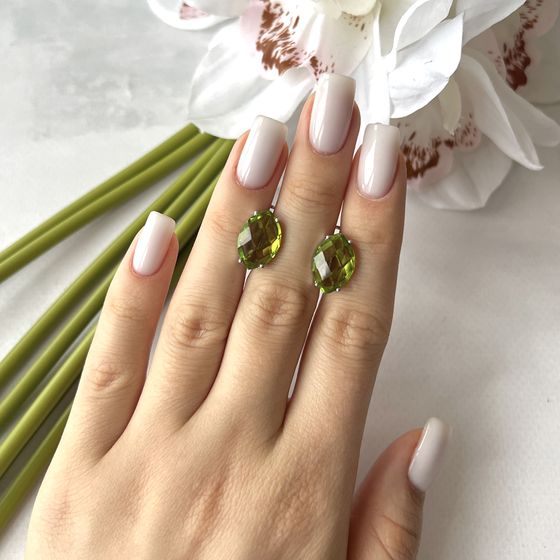 Серебряные серьги с хризолітом 12.175ct