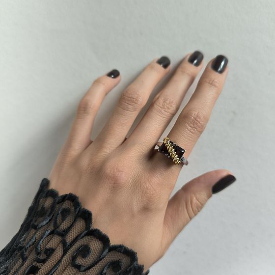 Серебряное кольцо с гранатом 4.135ct