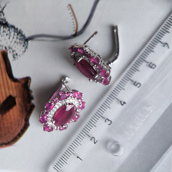 Серебряные серьги с рубином 14.72ct, фианитами