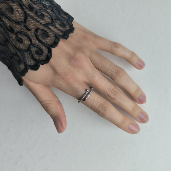 Серебряное кольцо с фианитами