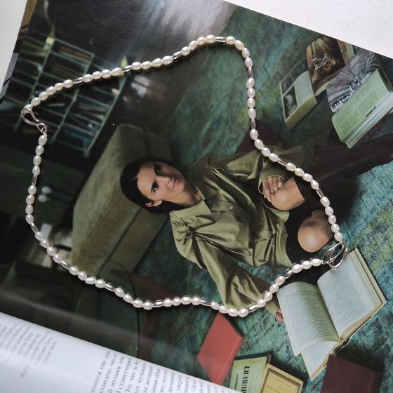 Серебряное колье с жемчугом барочным