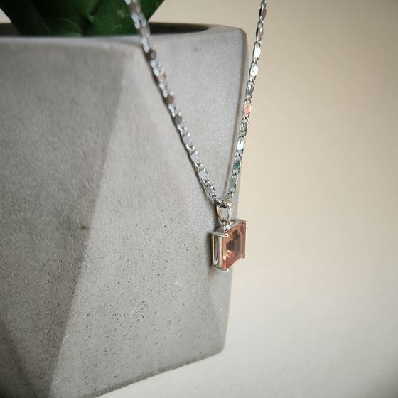 Серебряная подвеска с султанитом 2.575ct