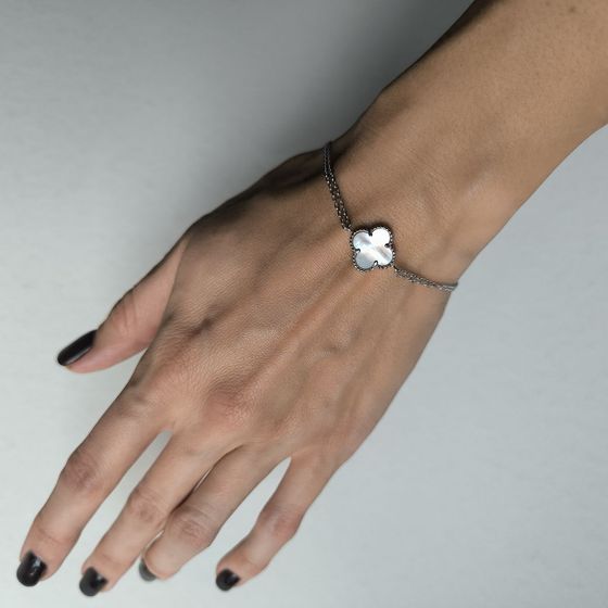 Серебряный браслет с перламутром