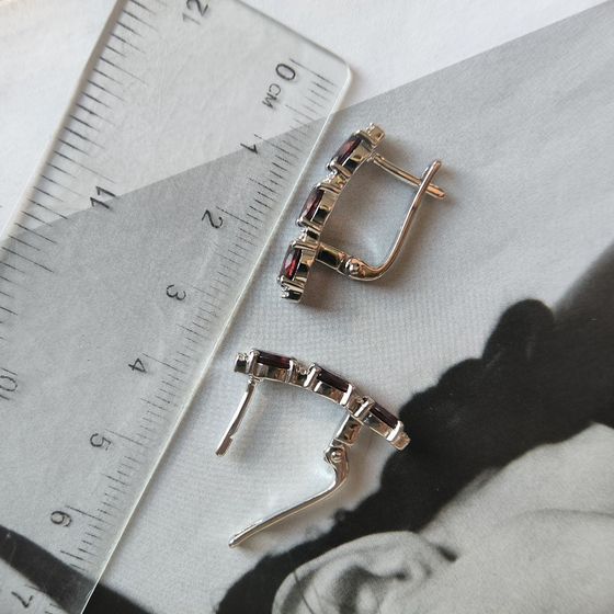 Серебряные серьги с гранатом 3.642ct