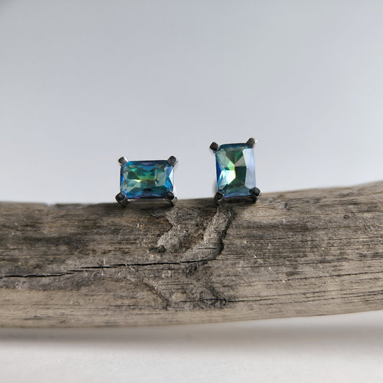 Серебряные серьги с мистик топазом 1.292ct