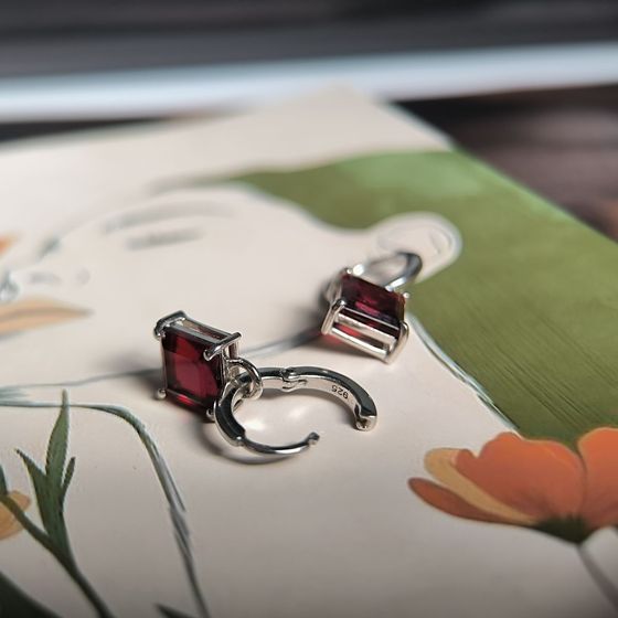 Серебряные серьги с гранатом 4.1ct