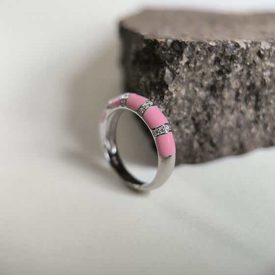 Серебряное кольцо с фианитами, емаллю