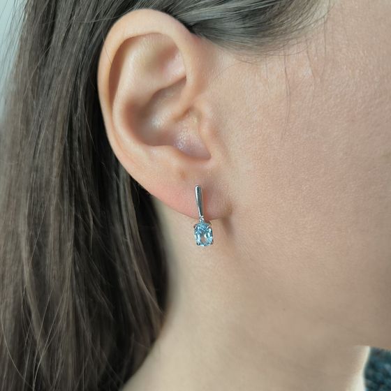 Серебряные серьги с топазом 1.874ct, фианитами