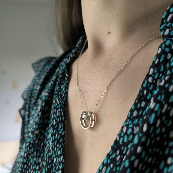 Серебряное колье с фианитами
