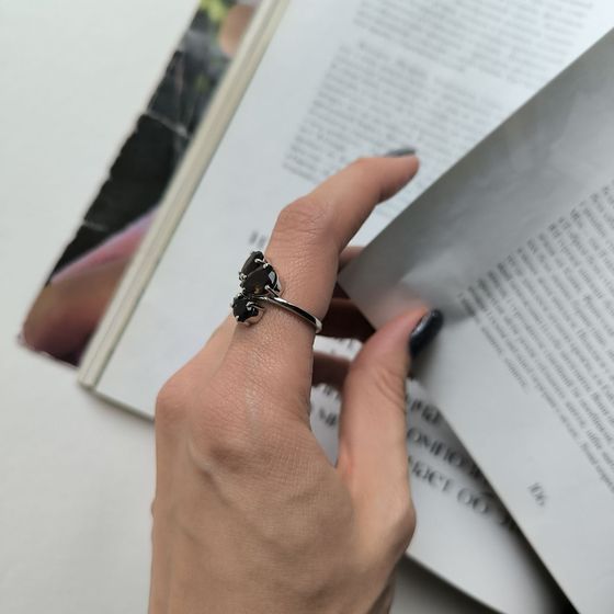 Серебряное кольцо с раухтопазом (дымчатым кварцем) 3.192ct, фианитами