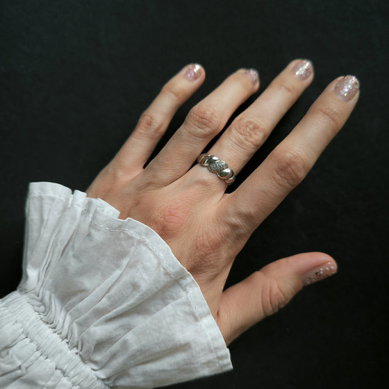 Серебряное кольцо с фианитами