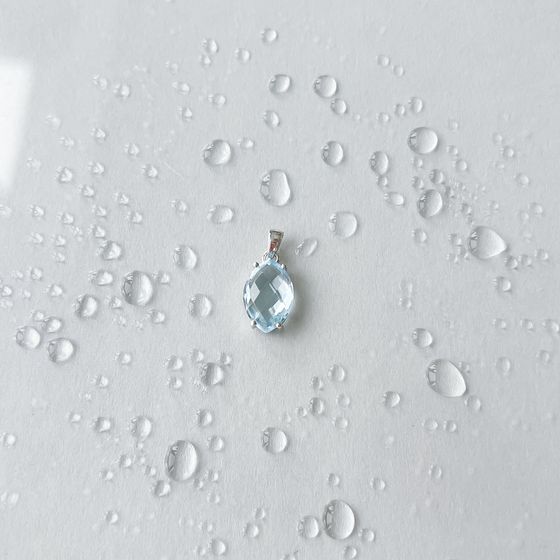 Серебряная подвеска с топазом 6.47ct