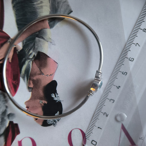 Серебряный браслет с топазом 2.996ct, фианитами