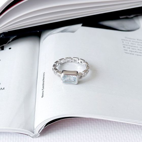 Серебряное кольцо с топазом 1.933ct