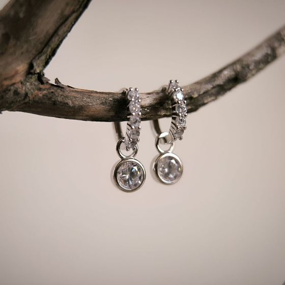 Серебряные серьги с фианитами