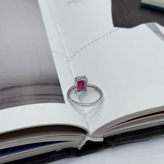 Серебряное кольцо с рубином 2.292ct
