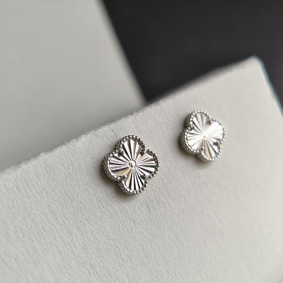 Серебряные серьги без камней