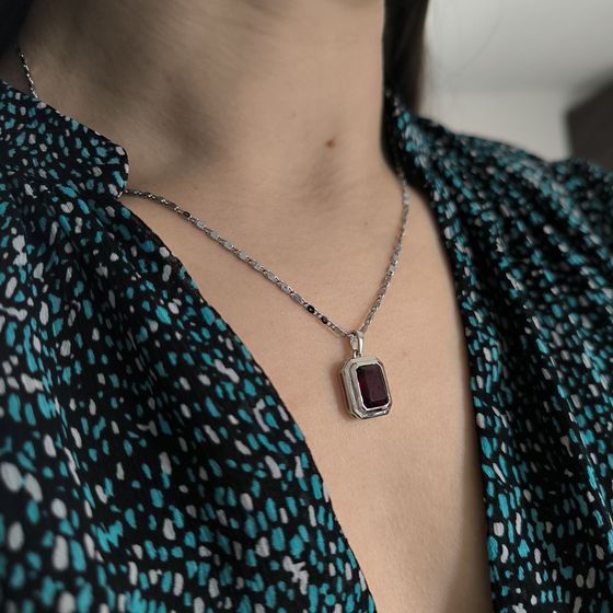 Серебряная подвеска с гранатом 3.063ct