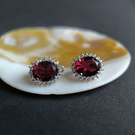Серебряные серьги с гранатом nano, фианитами