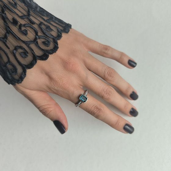 Серебряное кольцо с топазом Лондон Блю 1.053ct