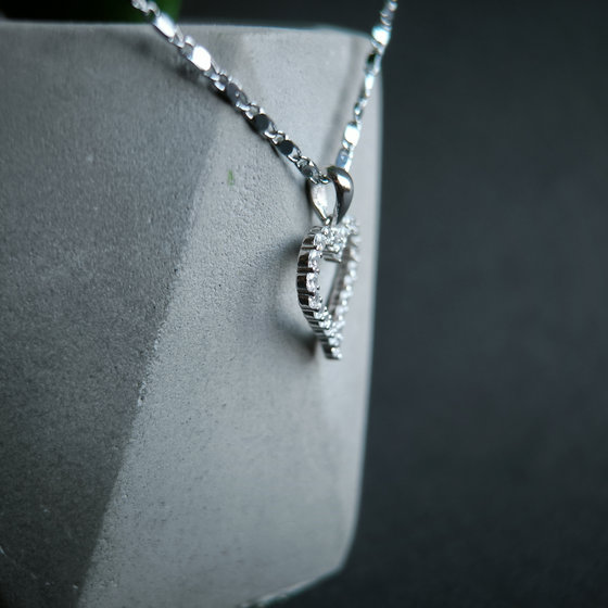 Серебряная подвеска с фианитами