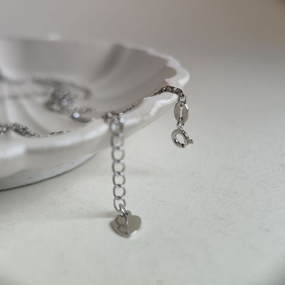 Серебряное колье с фианитами