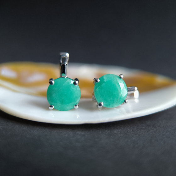 Серебряные серьги с изумрудом 4.525ct