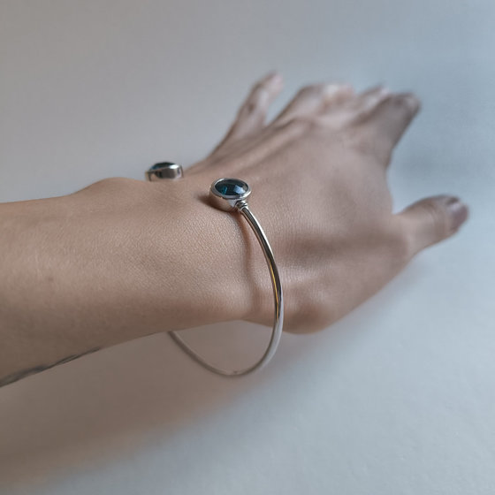 Серебряный браслет с топазом Лондон Блю 4.338ct