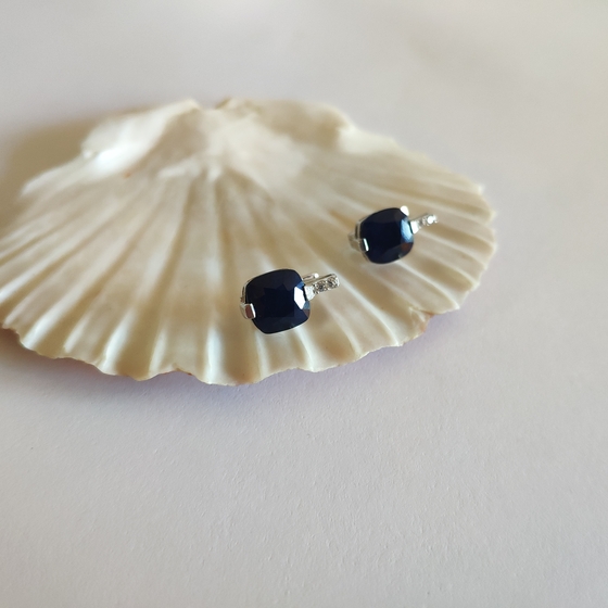 Серебряные серьги с сапфиром, фианитами