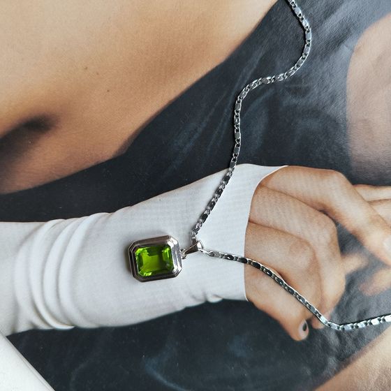 Серебряная подвеска с хризолітом 2.85ct