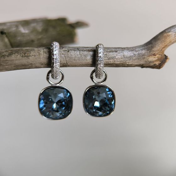 Серебряные серьги с фианитами