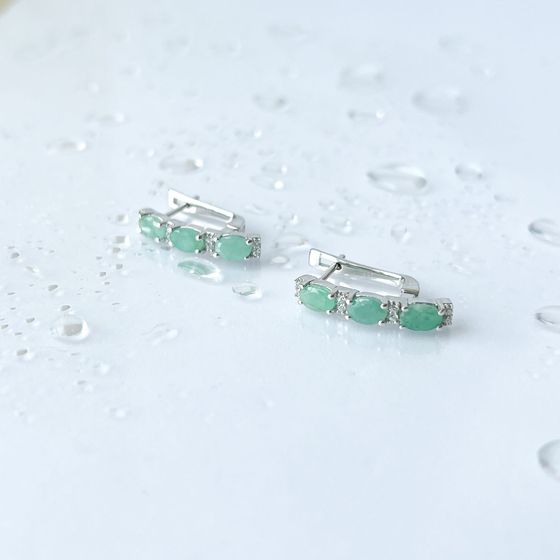 Серебряные серьги с изумрудом 3.136ct, фианитами