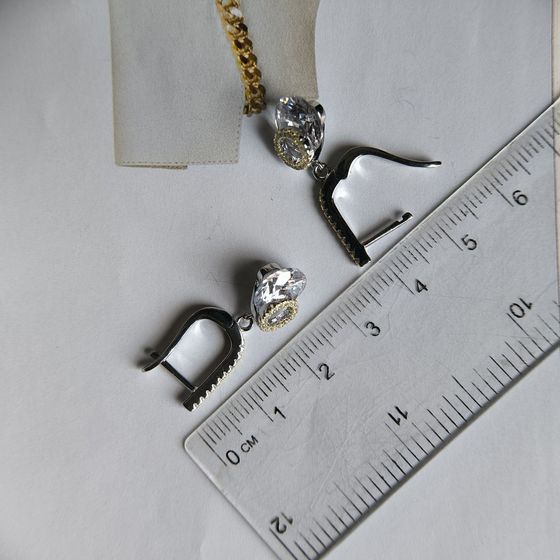 Серебряные серьги с фианитами