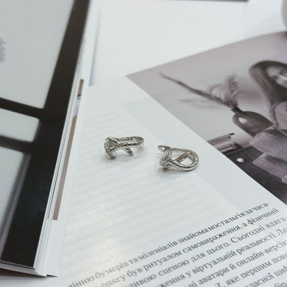 Серебряные серьги с фианитами