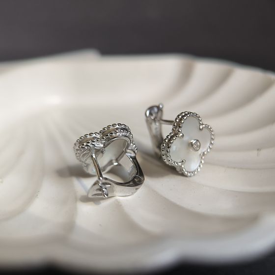 Серебряные серьги с перламутром, фианитами Серебряные серьги с перламутром, фианитами